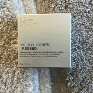 New it cosmetics Bye Bye Pores Pressed